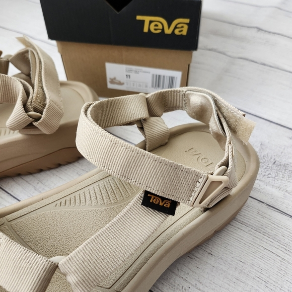 Teva Women's Taupe SandalsTeva Hurricane Sandal- Pre-Owned - Picture 2 of 8